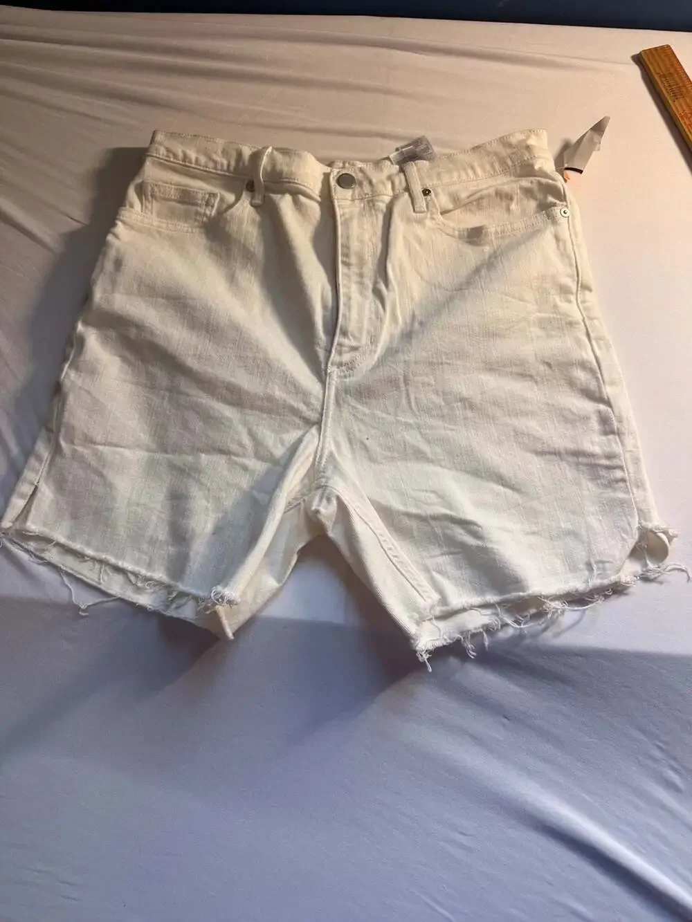 Banana Republic Premium Denim High-Rise Straight White Cut-Off Shorts Size 32